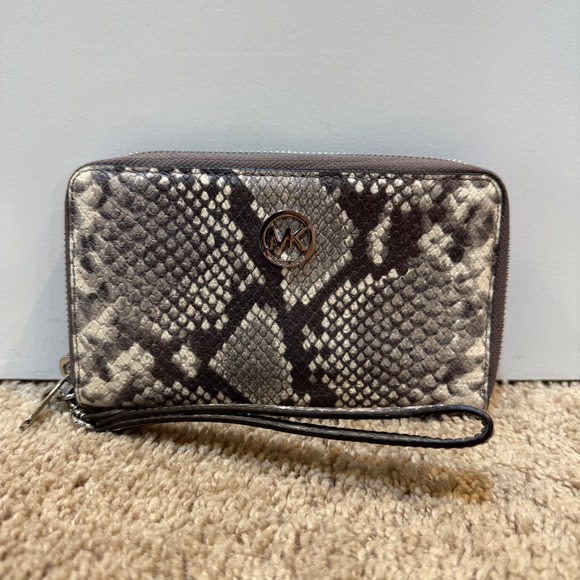 Michael Kors‎ Snakeskin Wristlet Wallet Zip Around Clutch Neutral - Picture 1 of 7